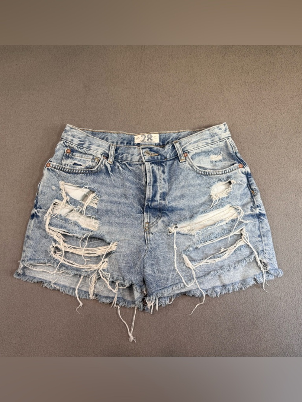 We The Free Free People Light Blue Wash Distressed Denim Jeans Shorts, size 28